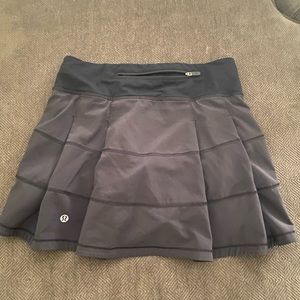 BLACK LULULEMON TENNIS SKIRT